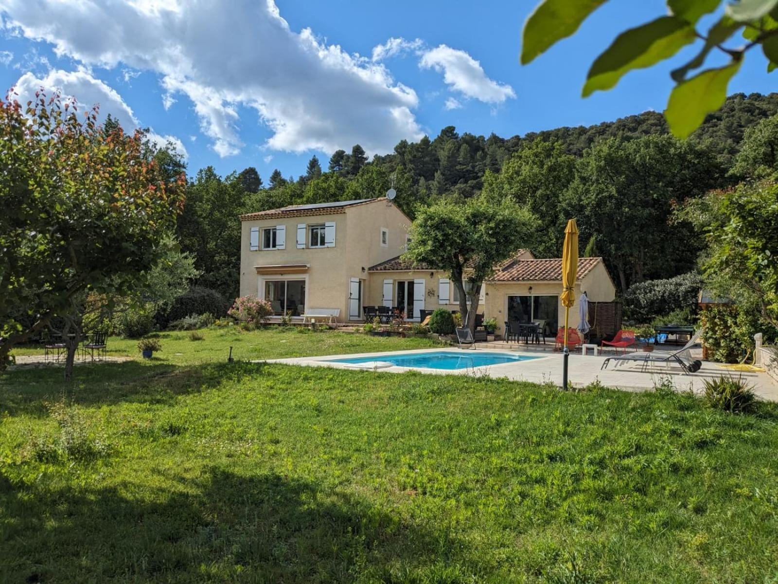 Villa Calme Avec Piscine A Greoux Экстерьер фото
