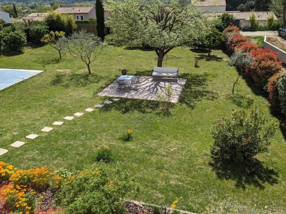 Villa Calme Avec Piscine A Greoux Экстерьер фото