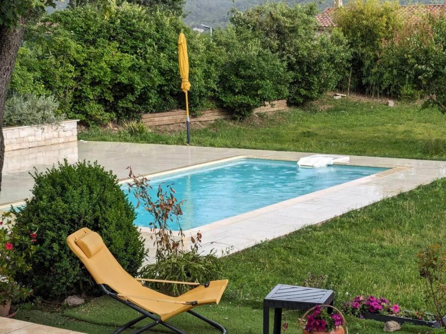 Villa Calme Avec Piscine A Greoux Экстерьер фото