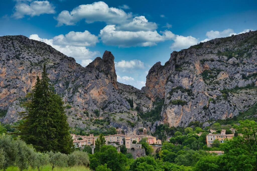 Villa Calme Avec Piscine A Greoux Экстерьер фото